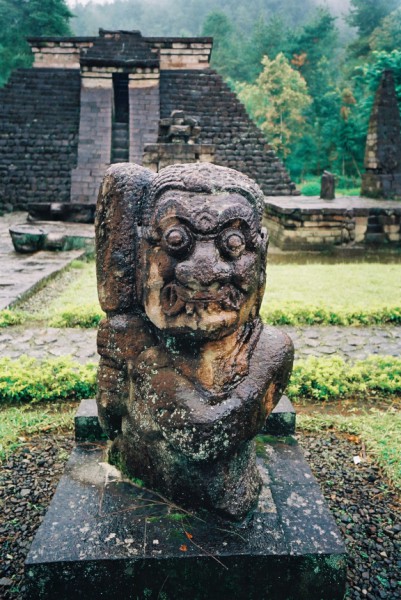 candi sukuh (Jawa) 2