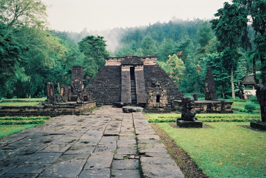 candi sukuh (Jawa) 8