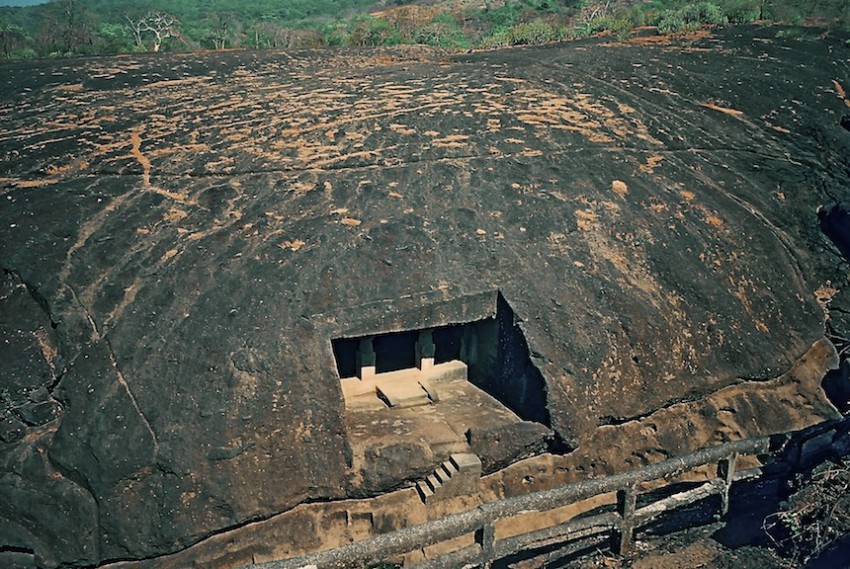 カンヘーリー石窟寺院 kanheri 1