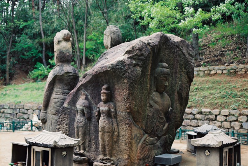 掘仏寺四面石仏（慶州）geyongju